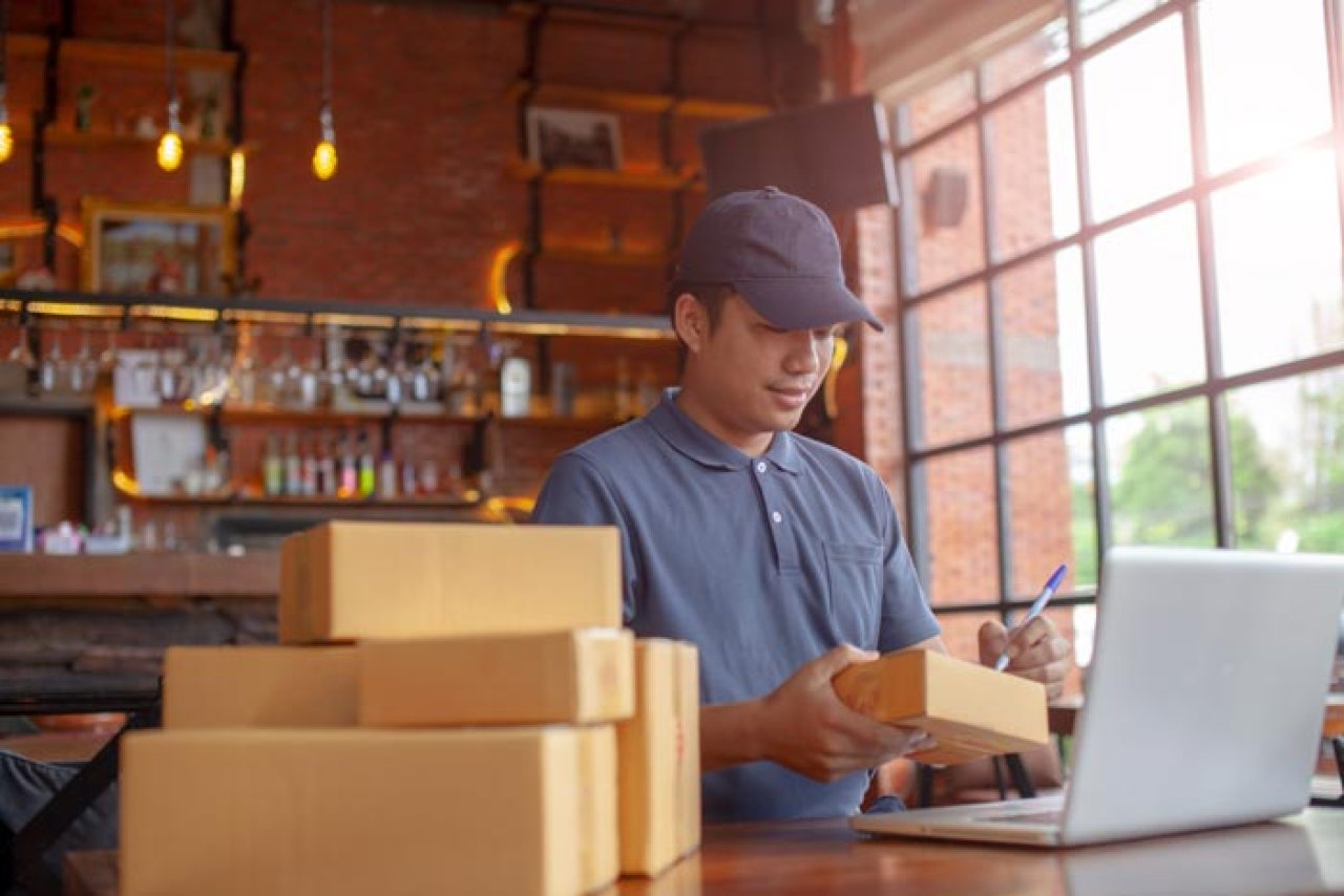 custom ecommerce site db services.