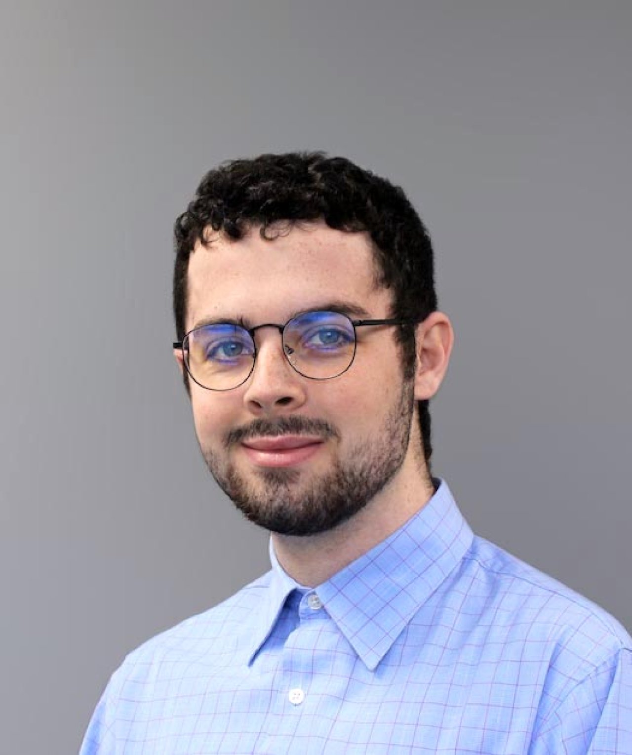 austin carie headshot.