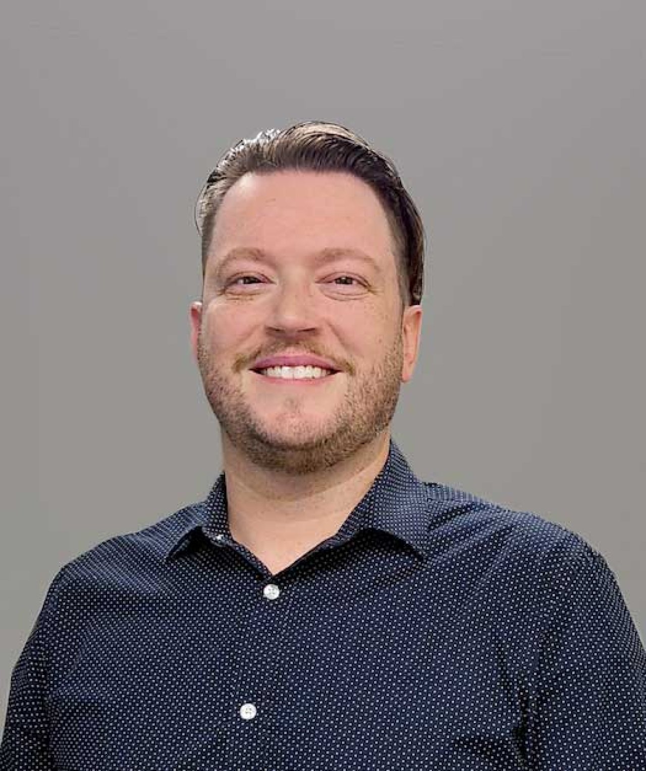 brent beachler headshot.