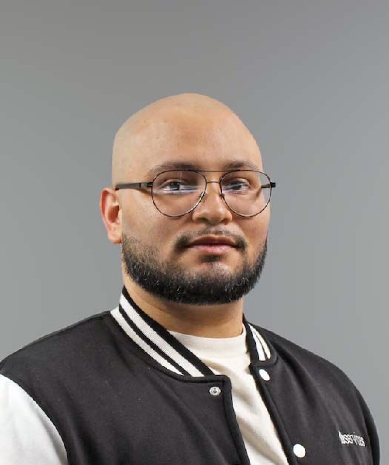 bryan guevara headshot.