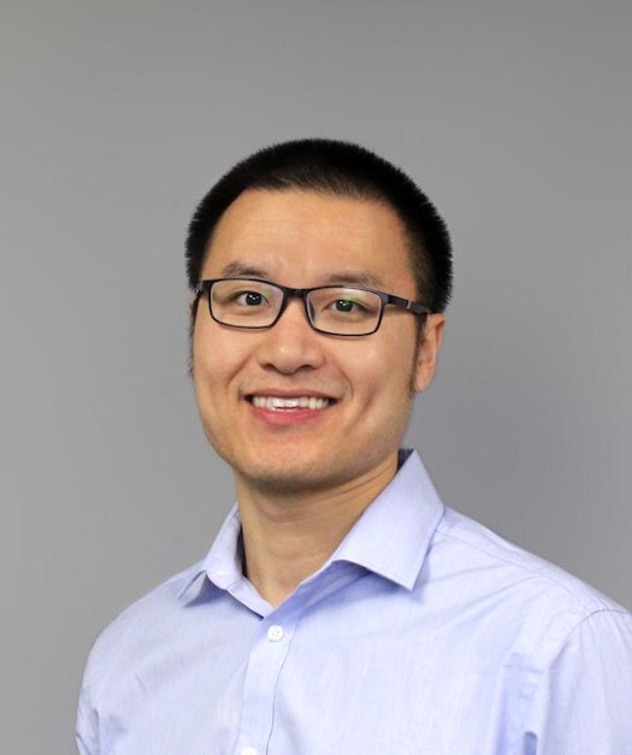 luigi zheng headshot.